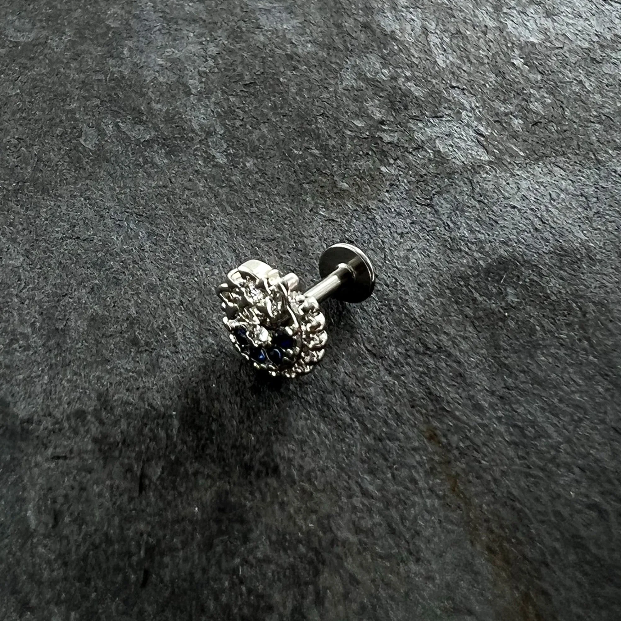 16 Gauge 1/4 Blue Clear Gem Abstract Arch Labret