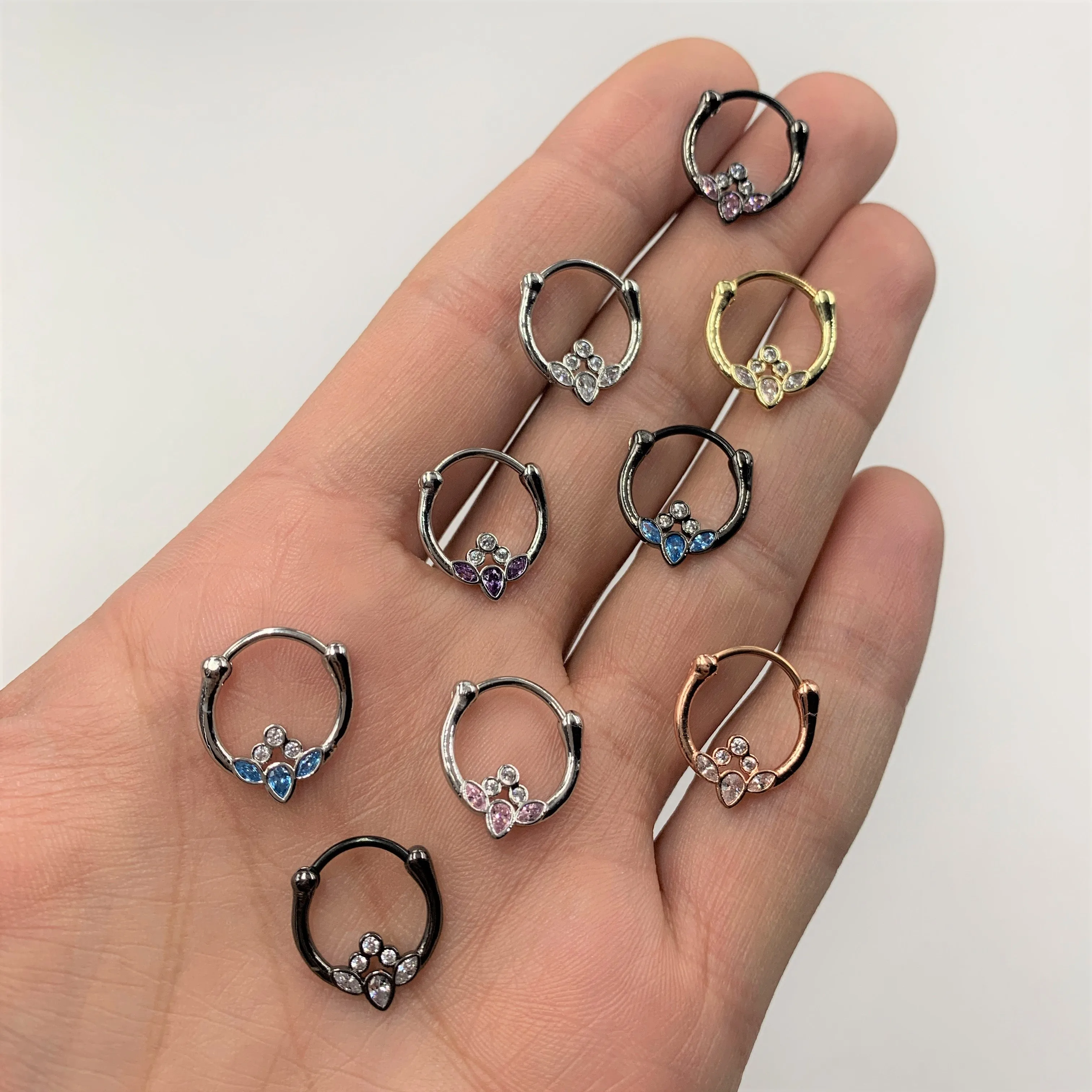 16 Gauge 3/8 Clear Pink Gem Black Anodized Classic Cluster Septum Clicker