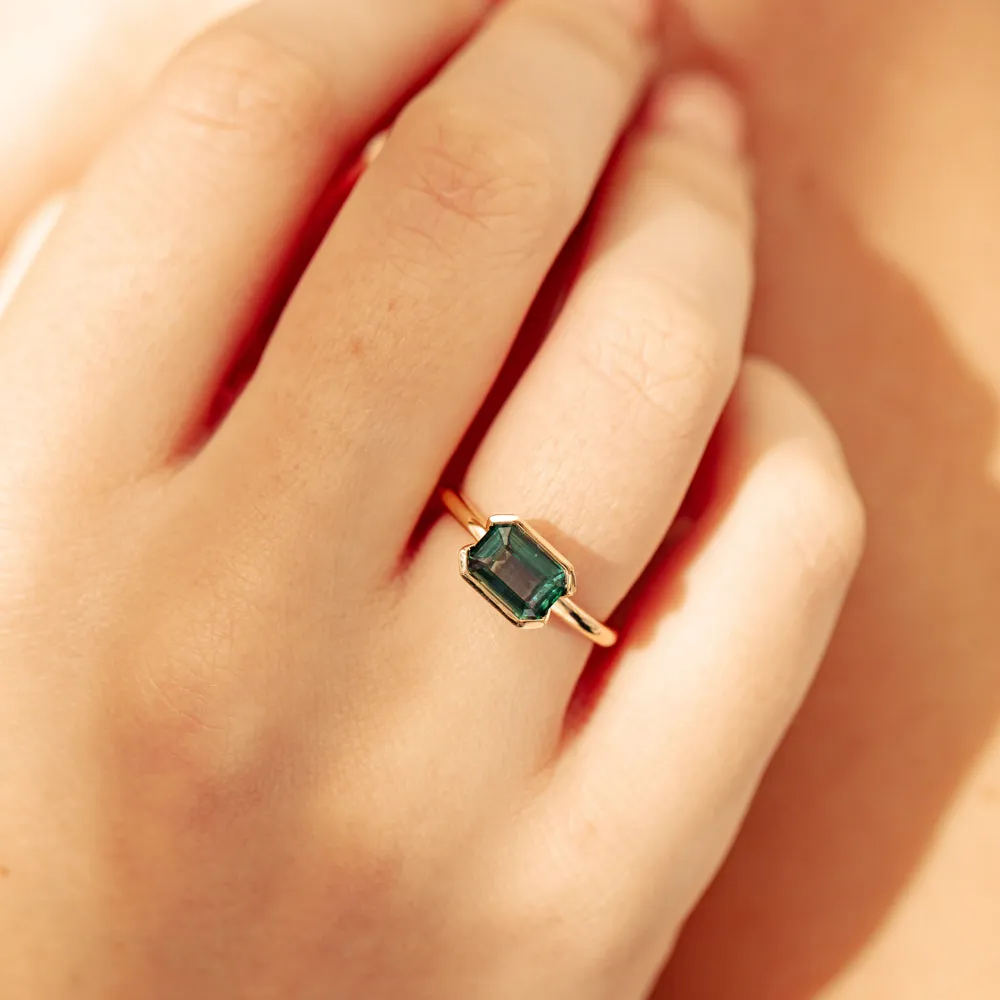 18ct Yellow Gold Green Sapphire Elle Ring