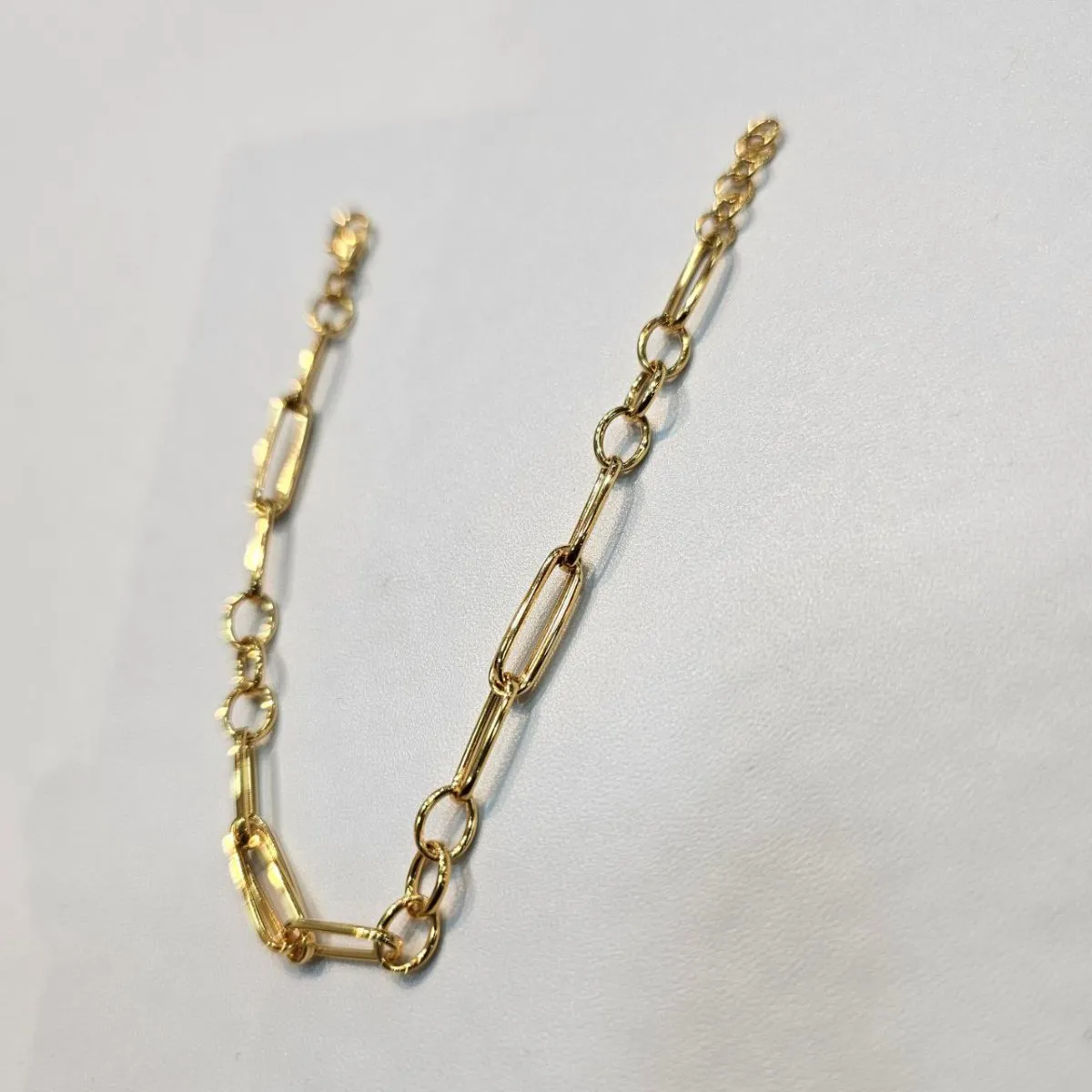 22k / 916 Gold Sleek Paperclip Chain Bracelet
