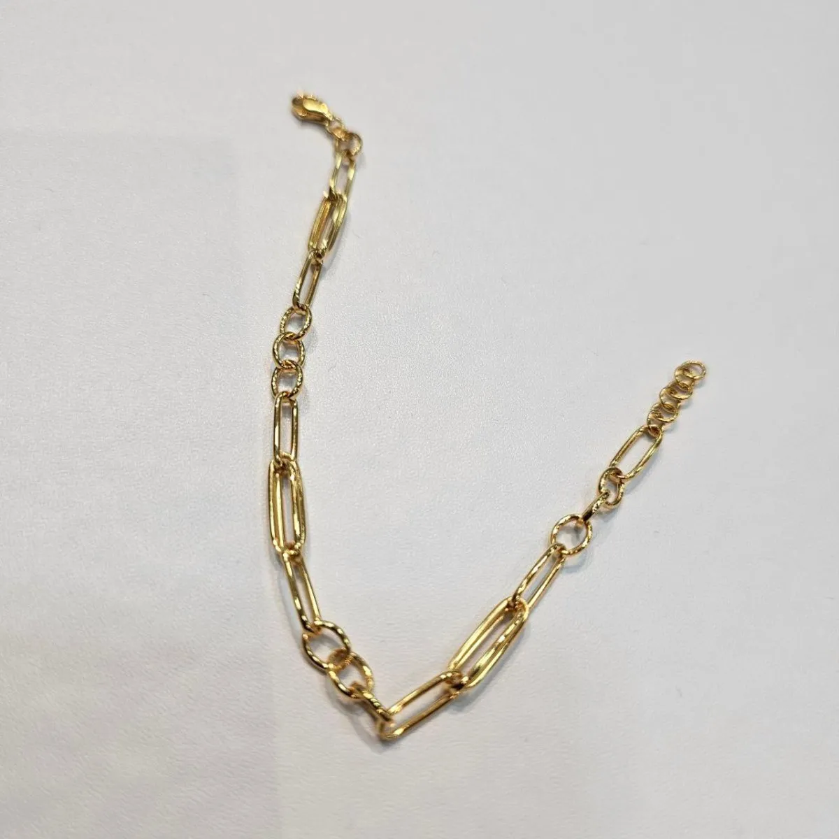 22k / 916 Gold Sleek Paperclip Chain Bracelet