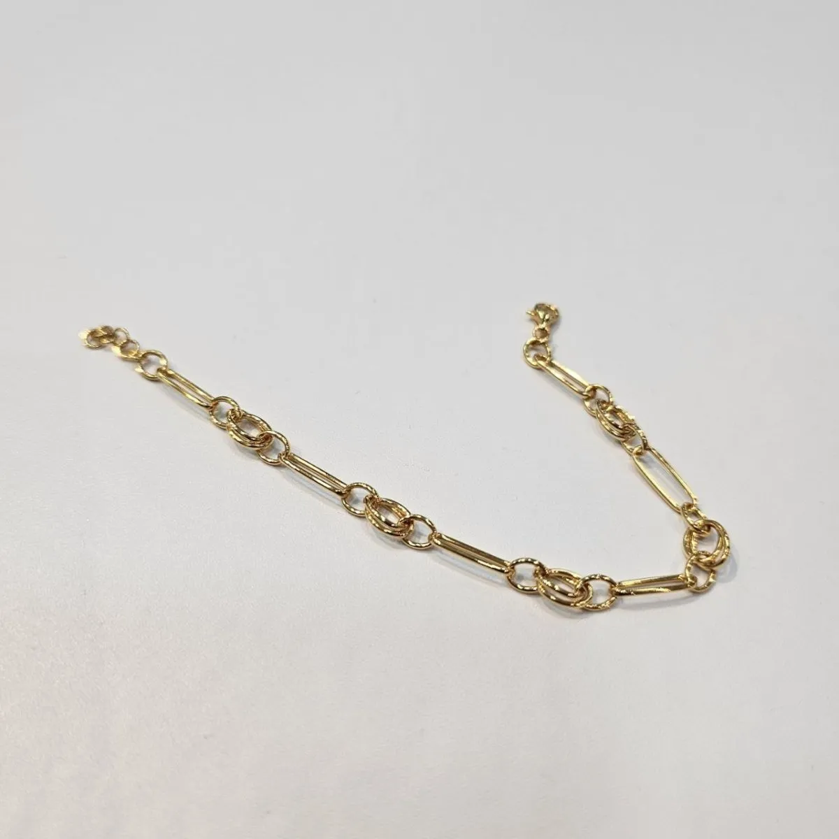 22k / 916 Gold Sleek Paperclip Chain Bracelet