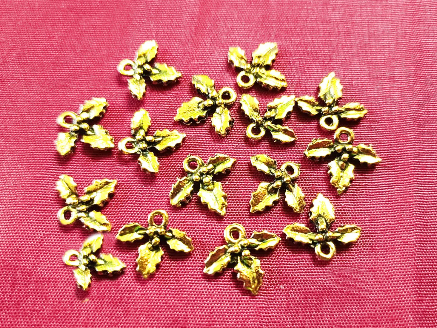 Antique Golden Leafes Shaped Charms