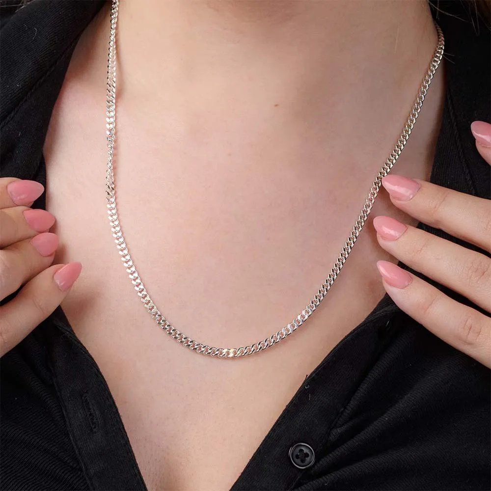 Sleek Horizon Curb Chain