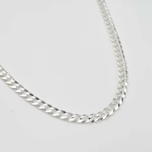 Sleek Horizon Curb Chain